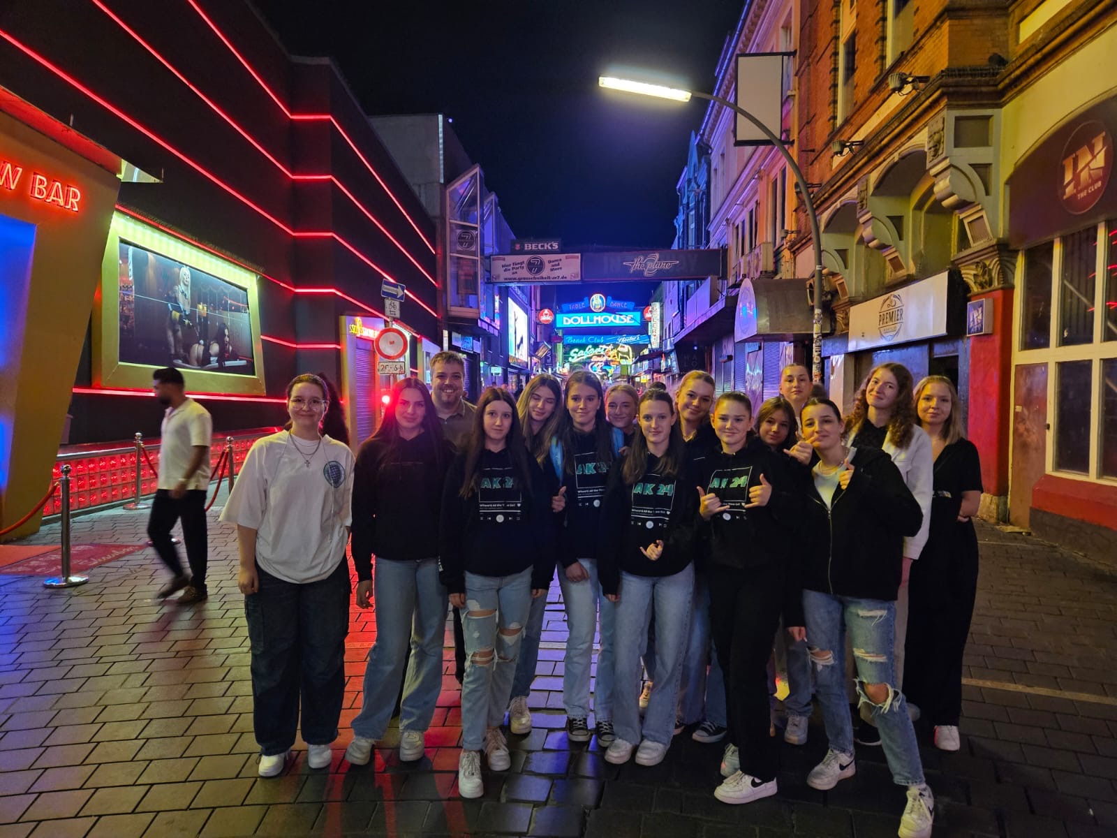 03ff9c37-4989-49bd-a9c4-b4af41480db6_2023-09-23_05_57_55