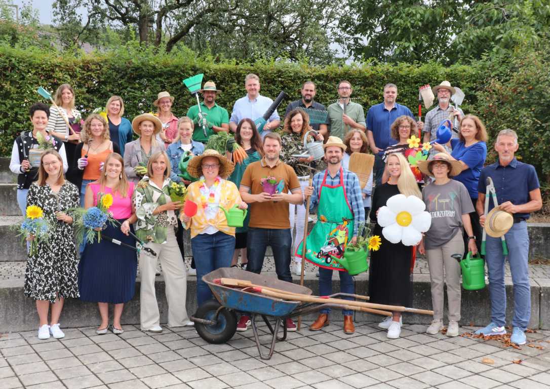 K1024 Lehrerfoto 02 Format DIN A4 1598