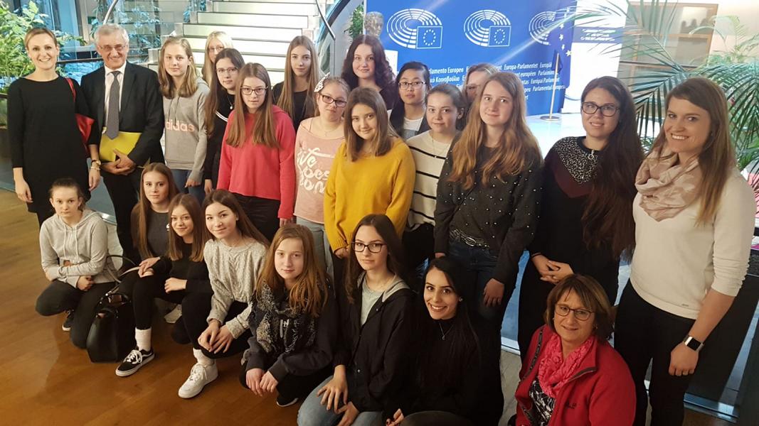Gruppenfoto EU Parlament   von Heidi Rackl